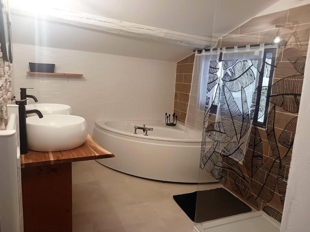 Bed and Breakfast La Cachette Aigues-Vives  Екстер'єр фото