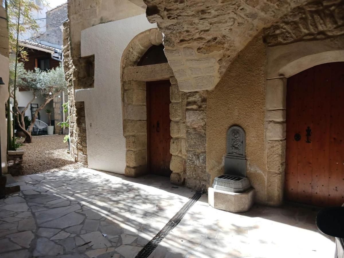 Bed and Breakfast La Cachette Aigues-Vives  Екстер'єр фото