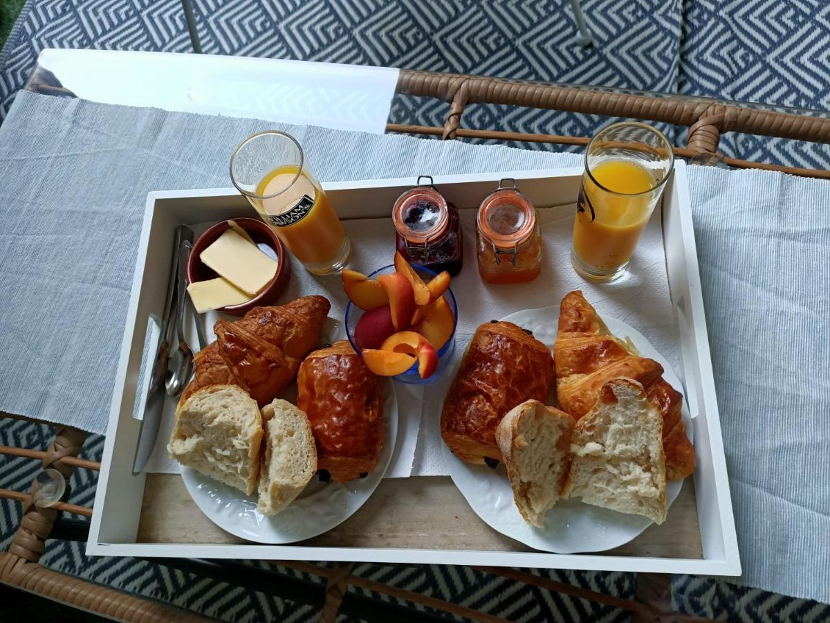 Bed and Breakfast La Cachette Aigues-Vives  Екстер'єр фото
