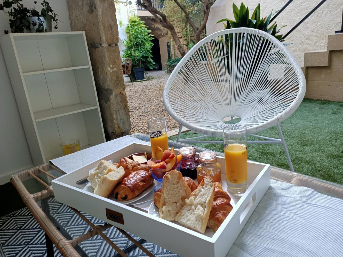 Bed and Breakfast La Cachette Aigues-Vives  Екстер'єр фото