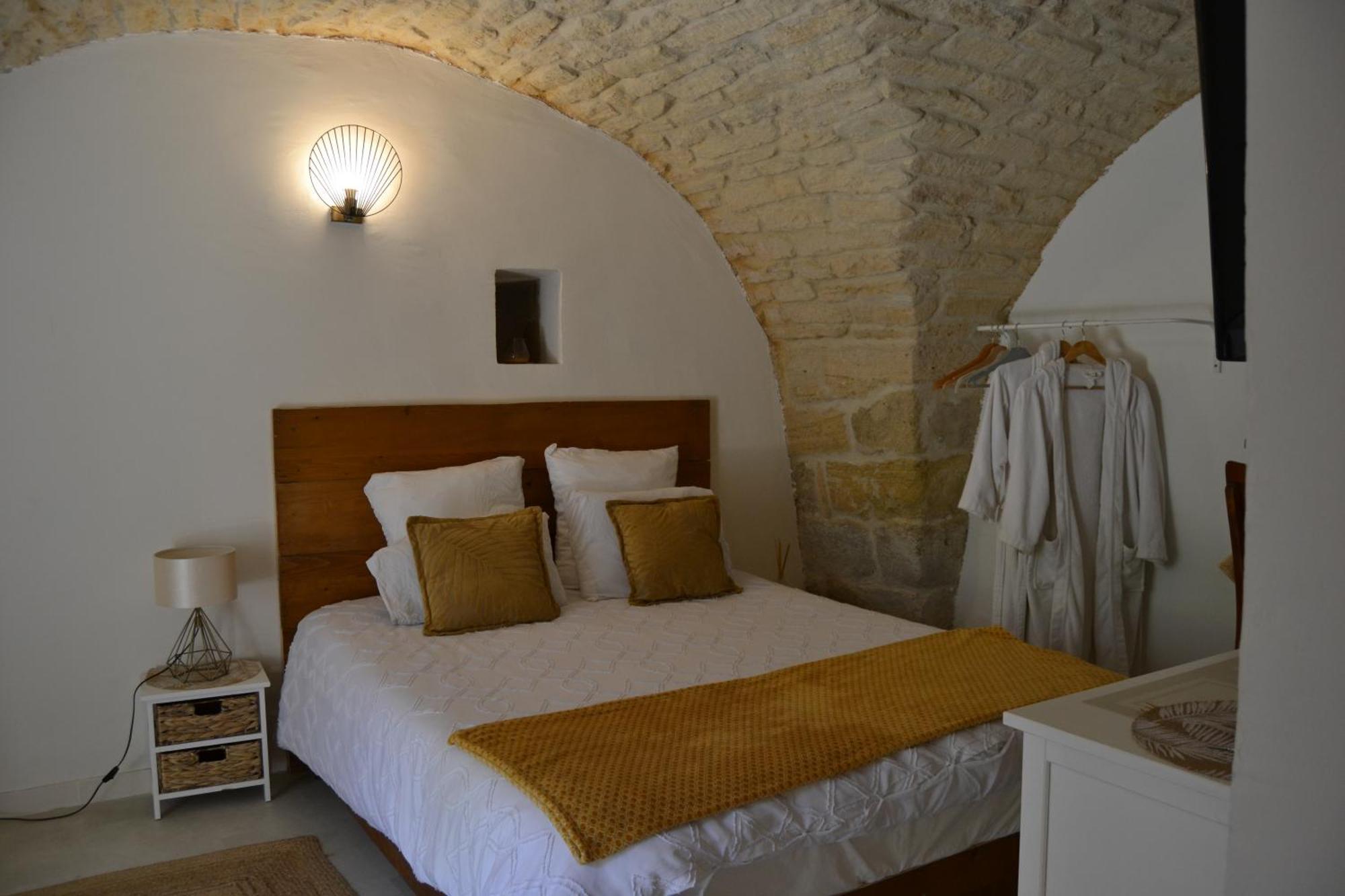 Bed and Breakfast La Cachette Aigues-Vives  Екстер'єр фото