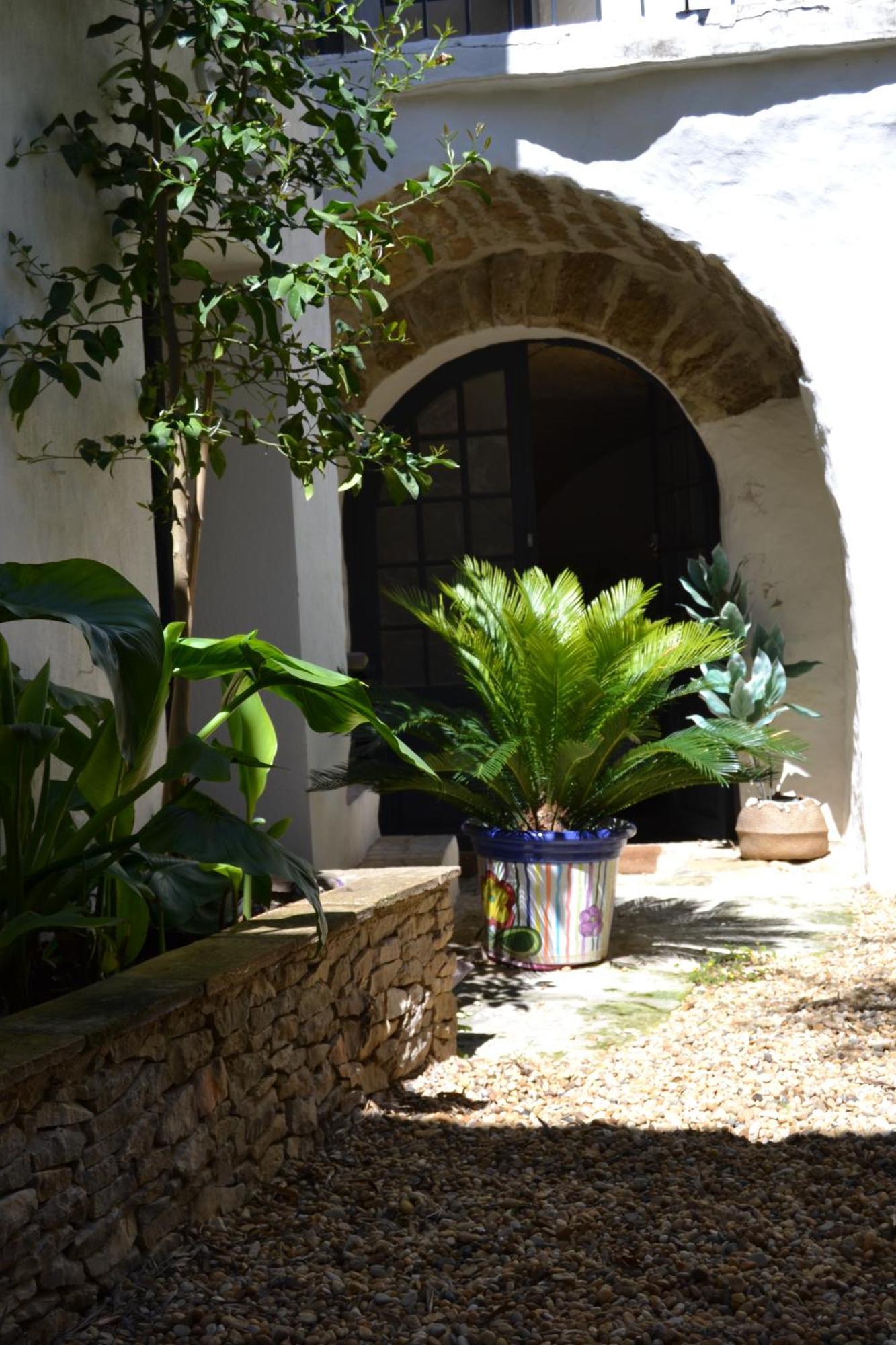 Bed and Breakfast La Cachette Aigues-Vives  Екстер'єр фото