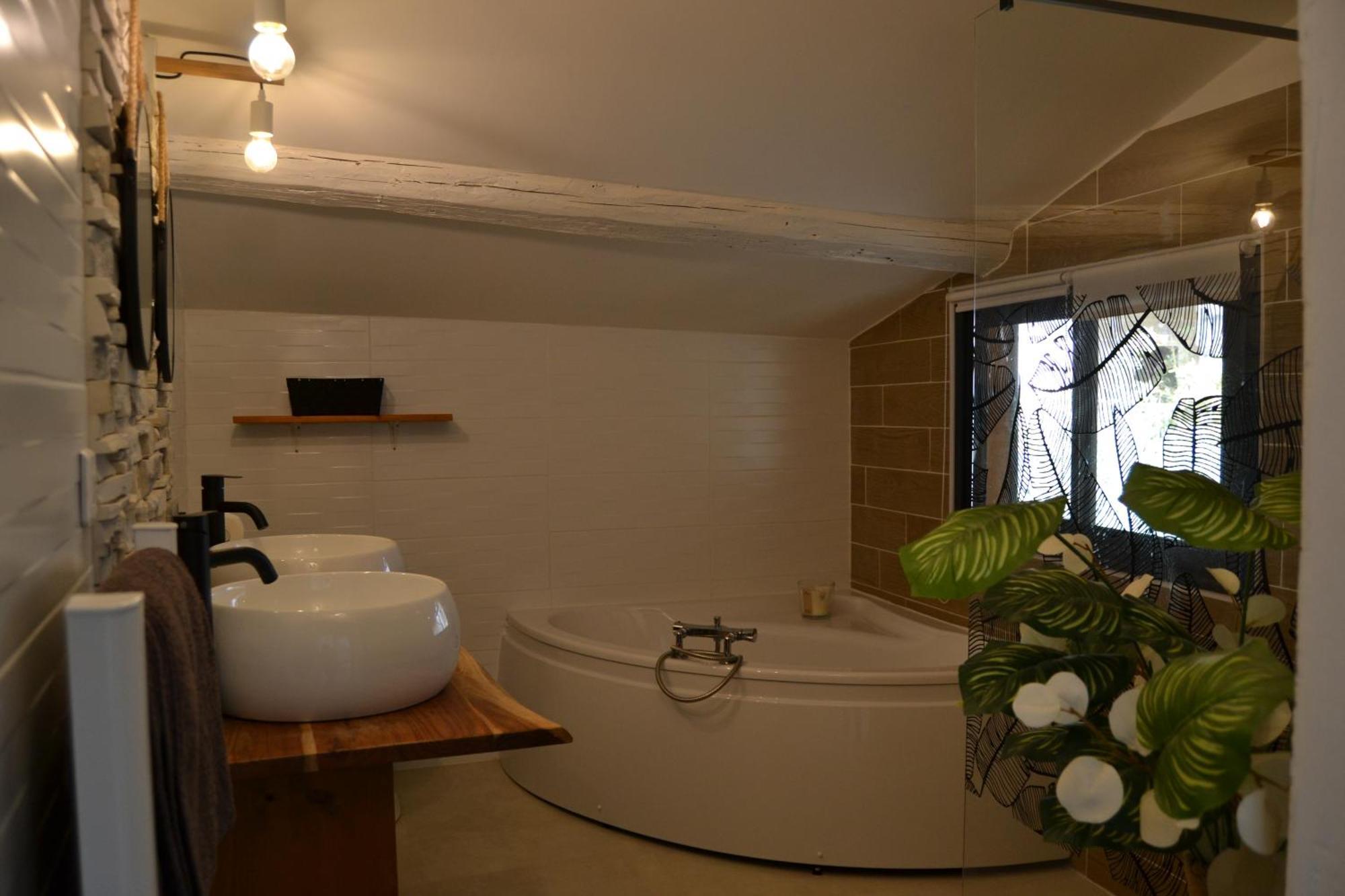 Bed and Breakfast La Cachette Aigues-Vives  Екстер'єр фото