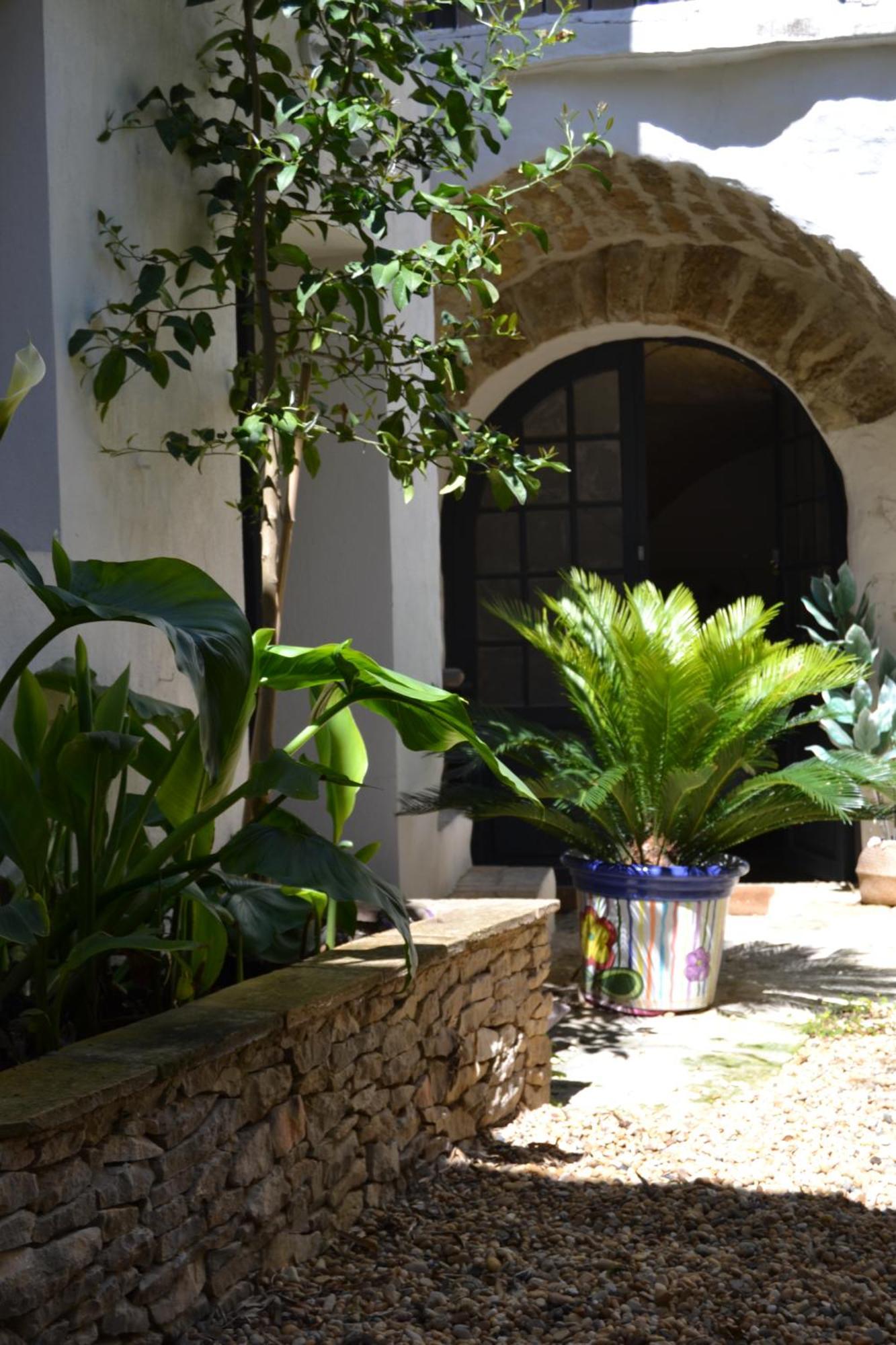Bed and Breakfast La Cachette Aigues-Vives  Екстер'єр фото